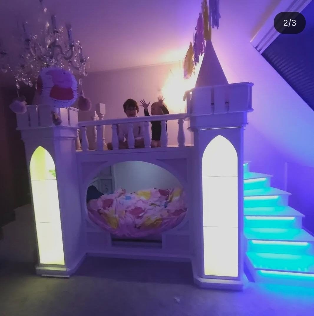 Schitterend mooi uniek kasteel bed, Ophalen, 85 tot 100 cm, Zo goed als nieuw, Matras