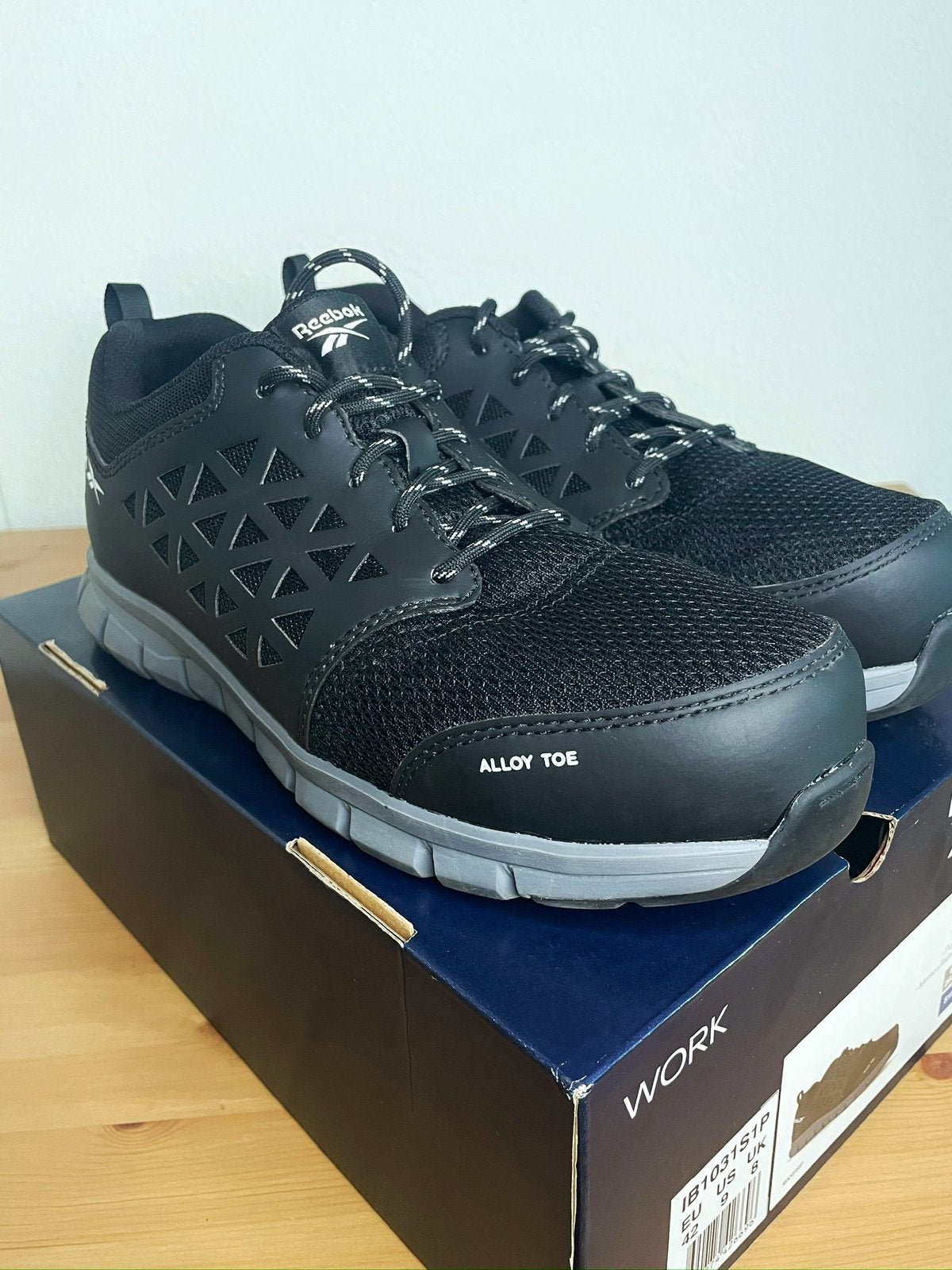 Reebok Excel Light 1031 S1P - Maat 42 - Safety Working Shoe, Ophalen, Zo goed als nieuw, Zwart, Werkschoenen