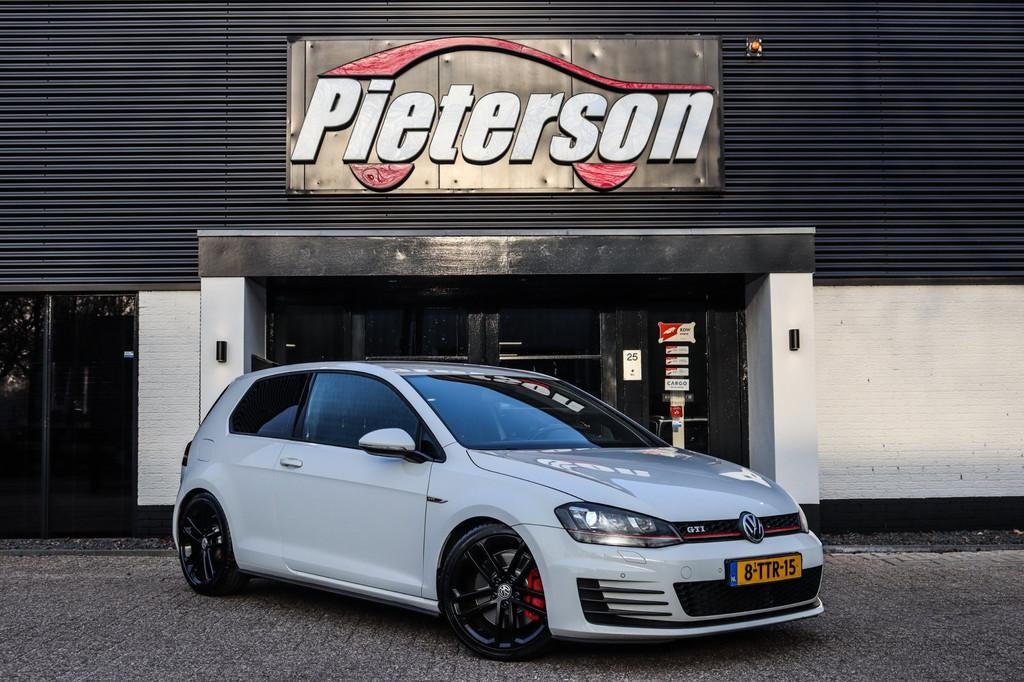 Volkswagen Golf 2.0 TSI GTI Performance NAP 2E EIGENAAR, Auto's, Gebruikt, 4 cilinders, Wit, Bedrijf