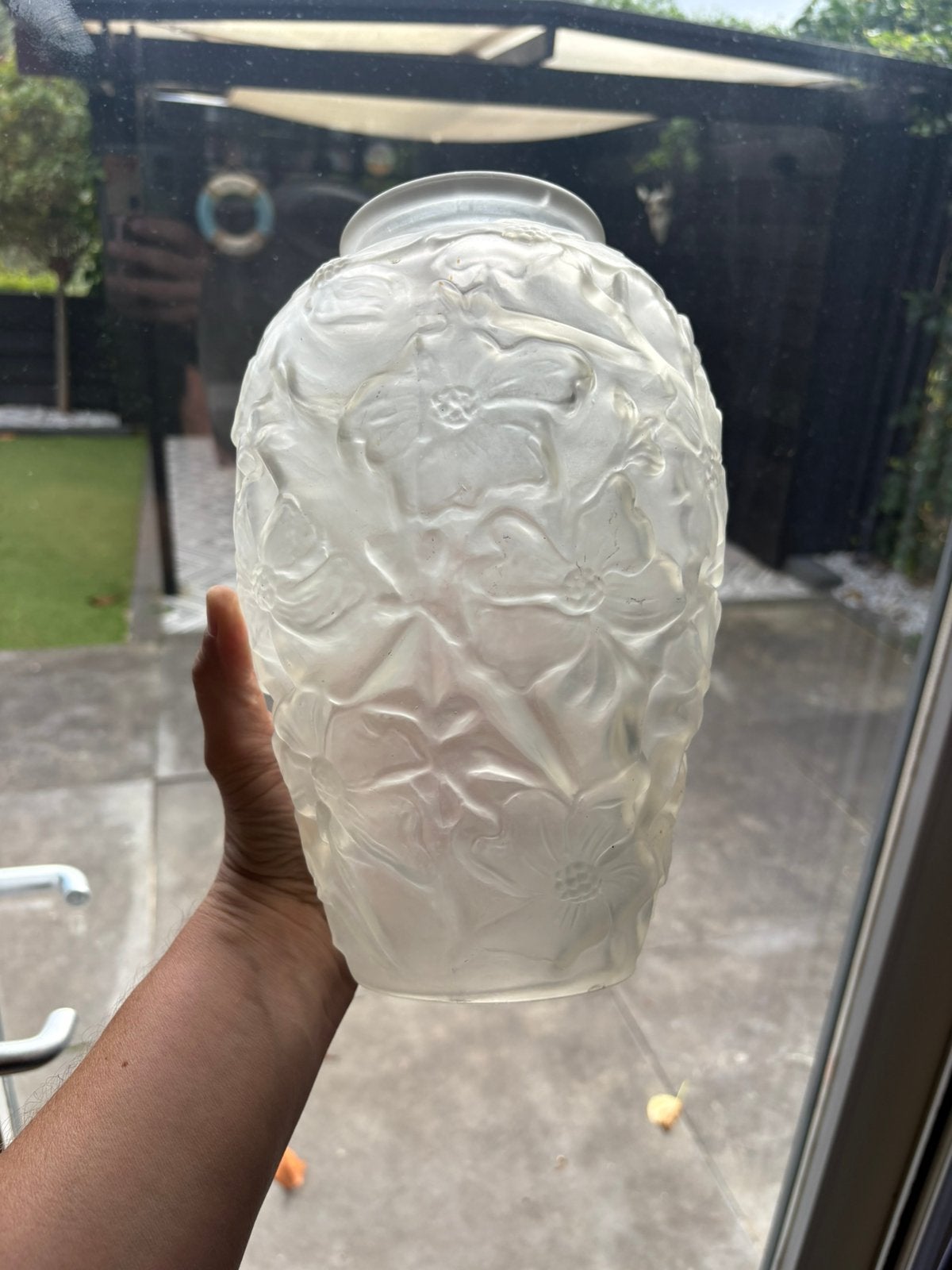 Gesatineerde glazen vaas…lijkt op Lalique. Niet gesigneerd., Antiek en Kunst, Ophalen of Verzenden