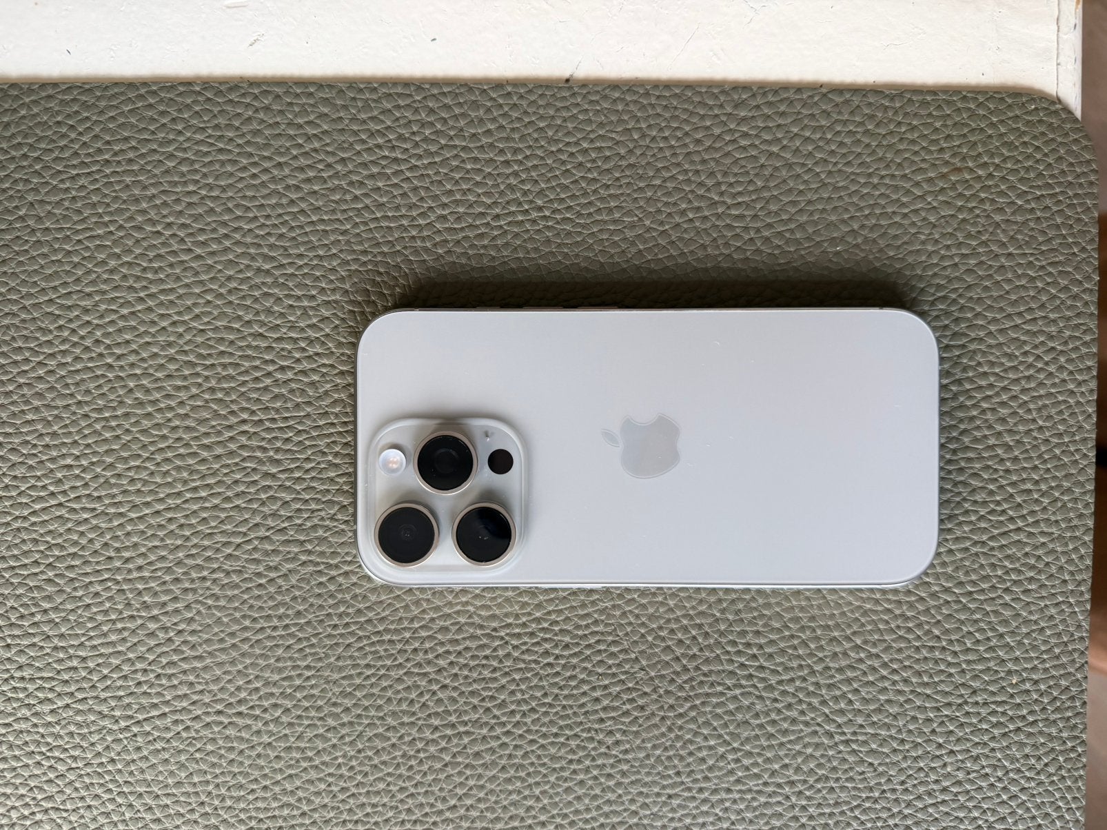 iPhone 16 Pro – Natural Titanium – Like New, Telecommunicatie, 89 %, Zo goed als nieuw, Zilver, Ophalen