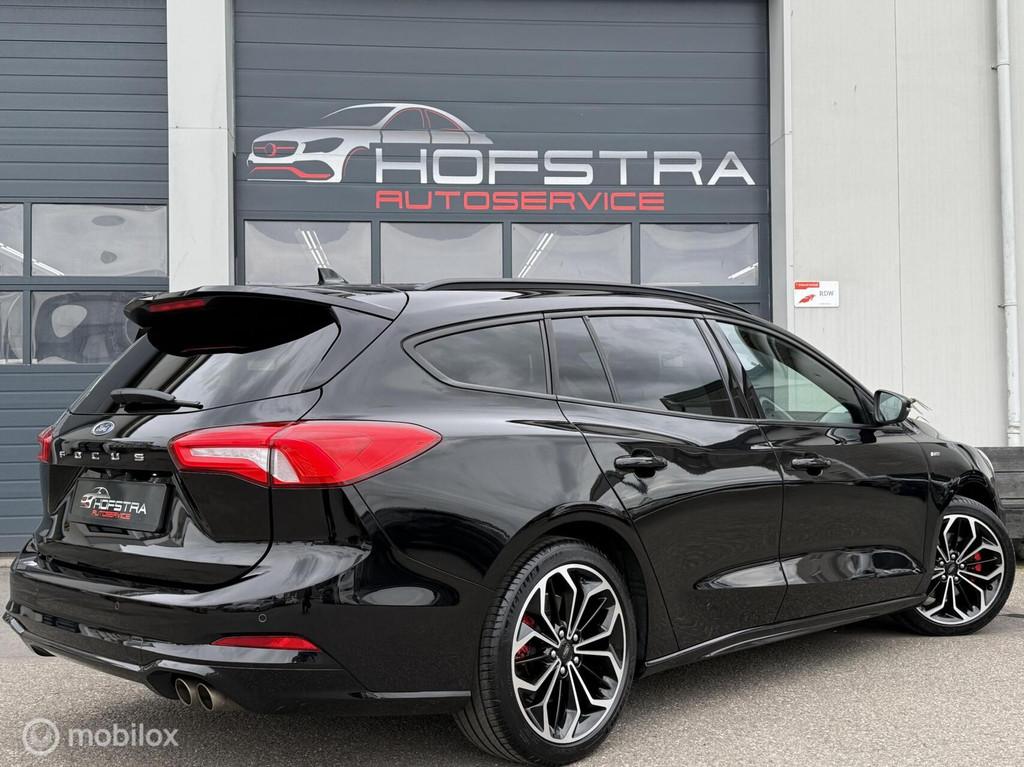 Ford Focus Wagon 1.0 EcoBoost ST Line X 18 Inch Camera Stoel, 125 pk, Gebruikt, Euro 6, Zwart