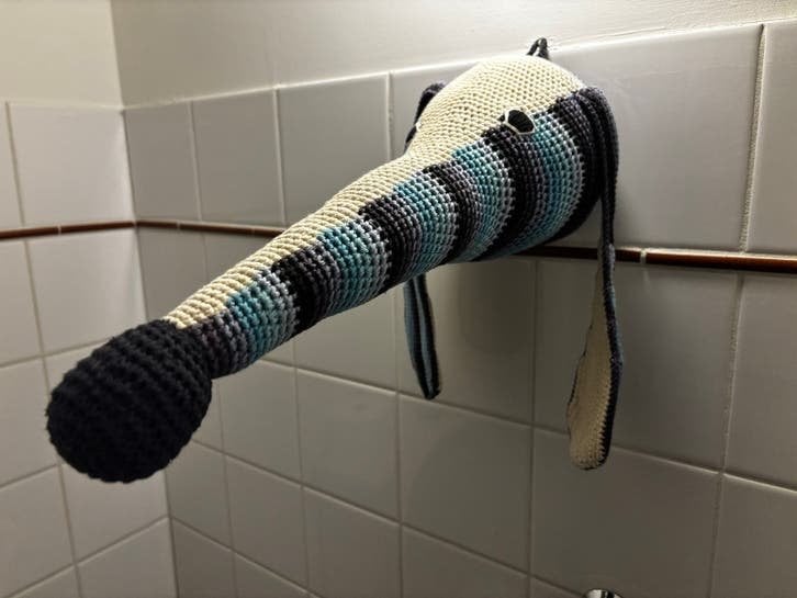 Gehaakte teckelkop-  Wanddecoratie van Anne-Claire Petit, Overige merken, Handgemaakt, Zo goed als nieuw, Middelgroot (20 tot 80 cm)