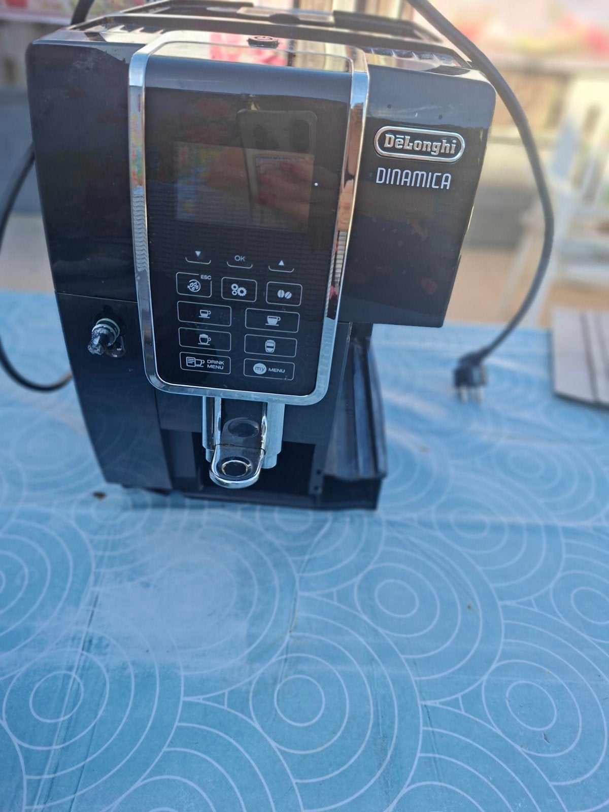 DeLonghi Dinamica koffiemachine voor onderdelen (lekt water), Witgoed en Apparatuur, Koffiezetapparaten, Ophalen, Niet werkend