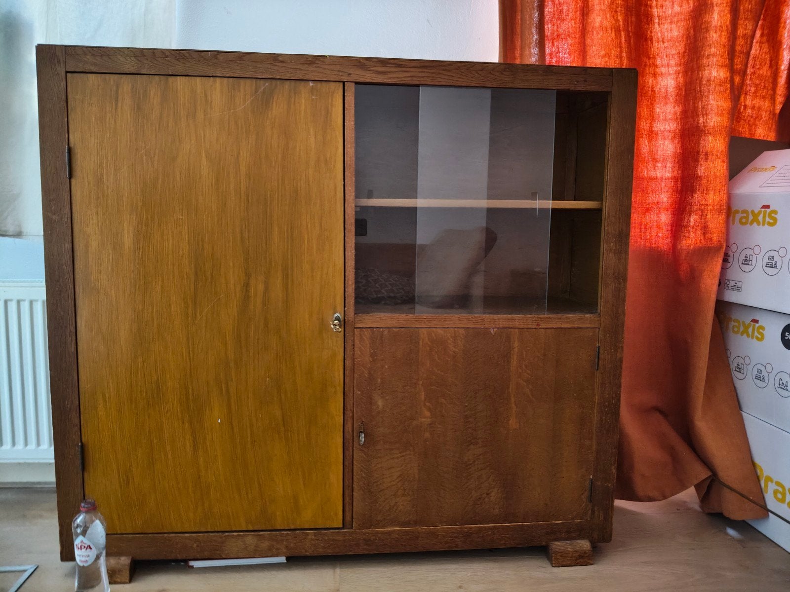 Houten kast met  glazen schuifdeuren, Ophalen, Gebruikt
