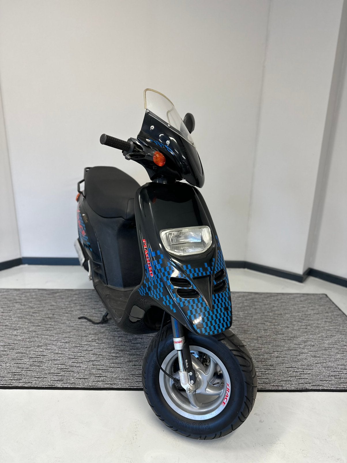 Piaggio typhoon X-Race 50cc, Fietsen en Brommers, Ophalen, Overige modellen, Maximaal 45 km/u, Zo goed als nieuw