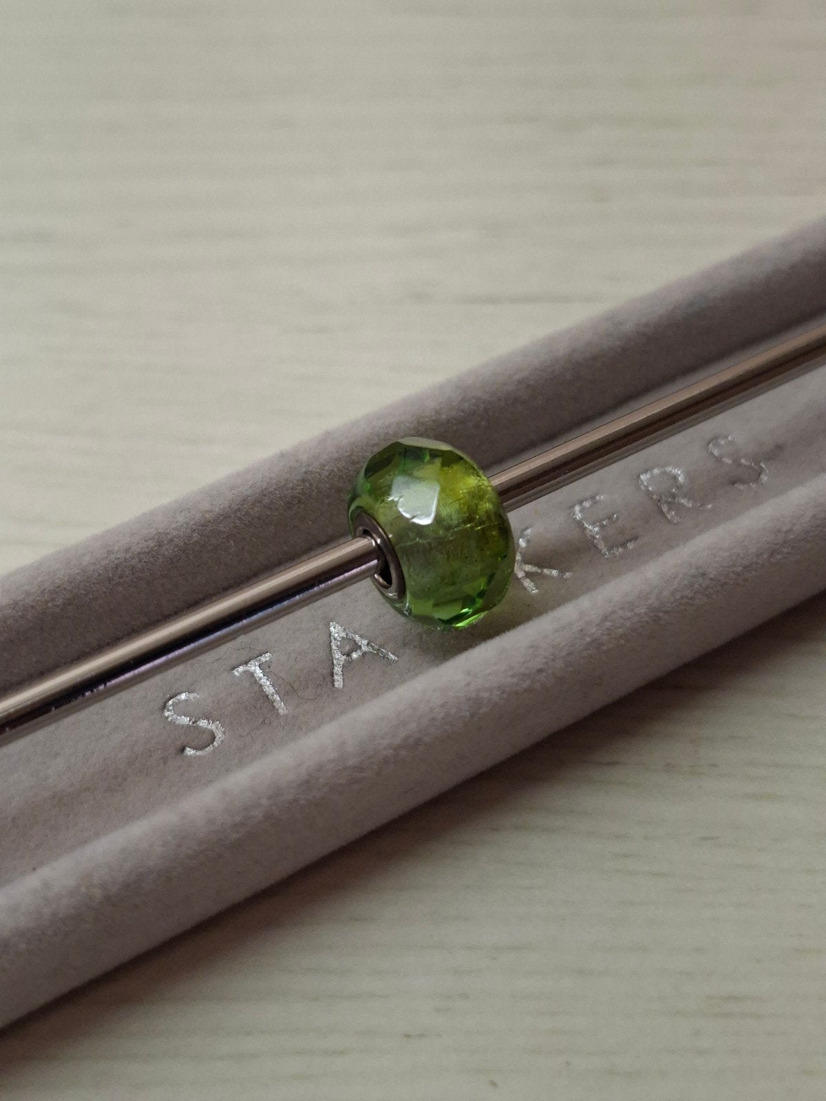 Trollbeads glasbead groene prisma, Ophalen of Verzenden, Zo goed als nieuw, Glas of Kristal, Trollbeads