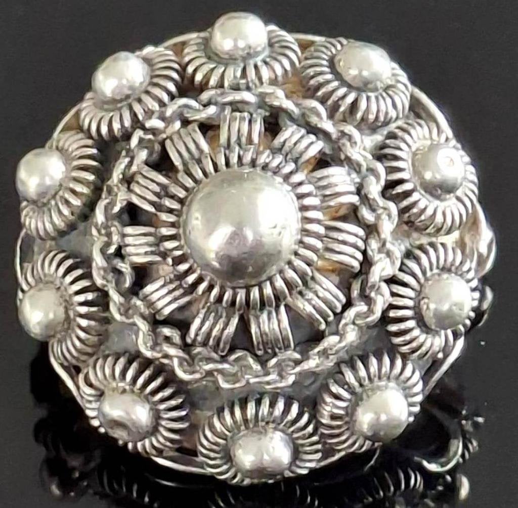 Schitterende Antieke Zilveren Zeeuwse Knop Broche 2.4 CM, Ophalen of Verzenden, Zilver, Broche