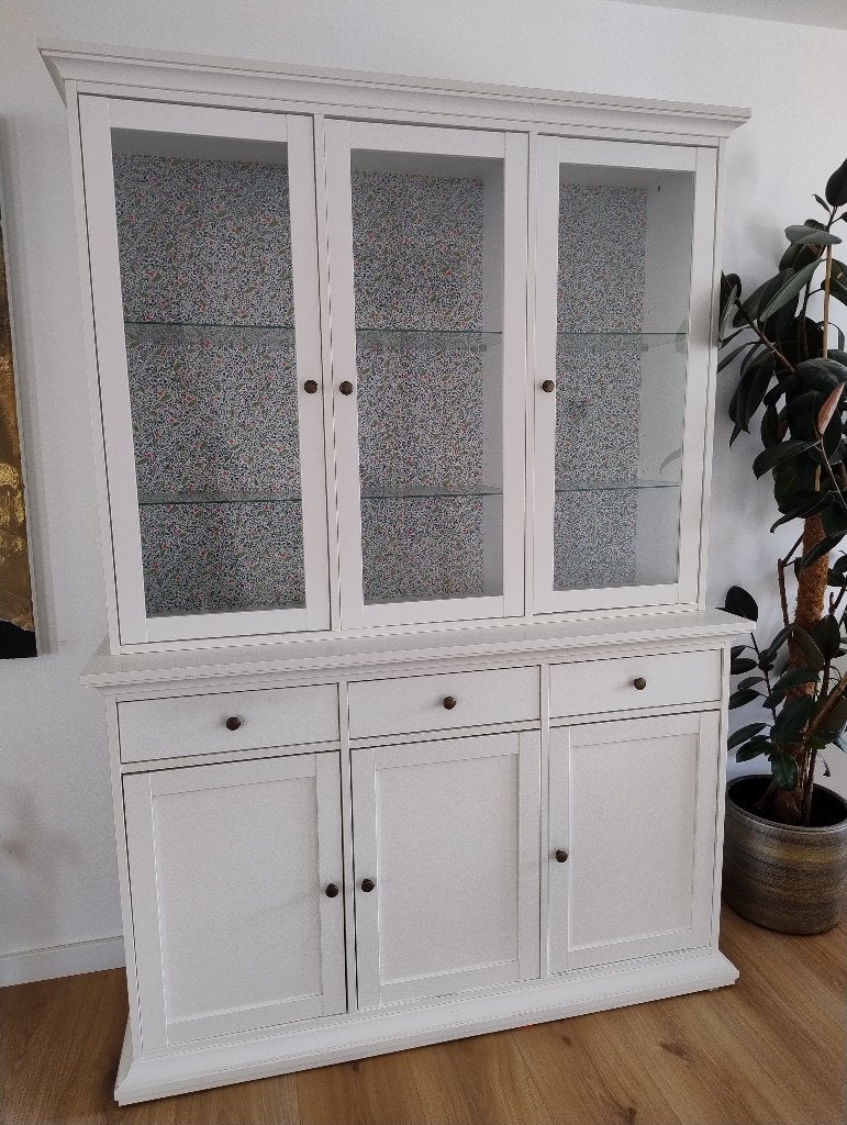 Witte buffetkast, Ophalen, 100 tot 150 cm, 200 cm of meer, 25 tot 50 cm