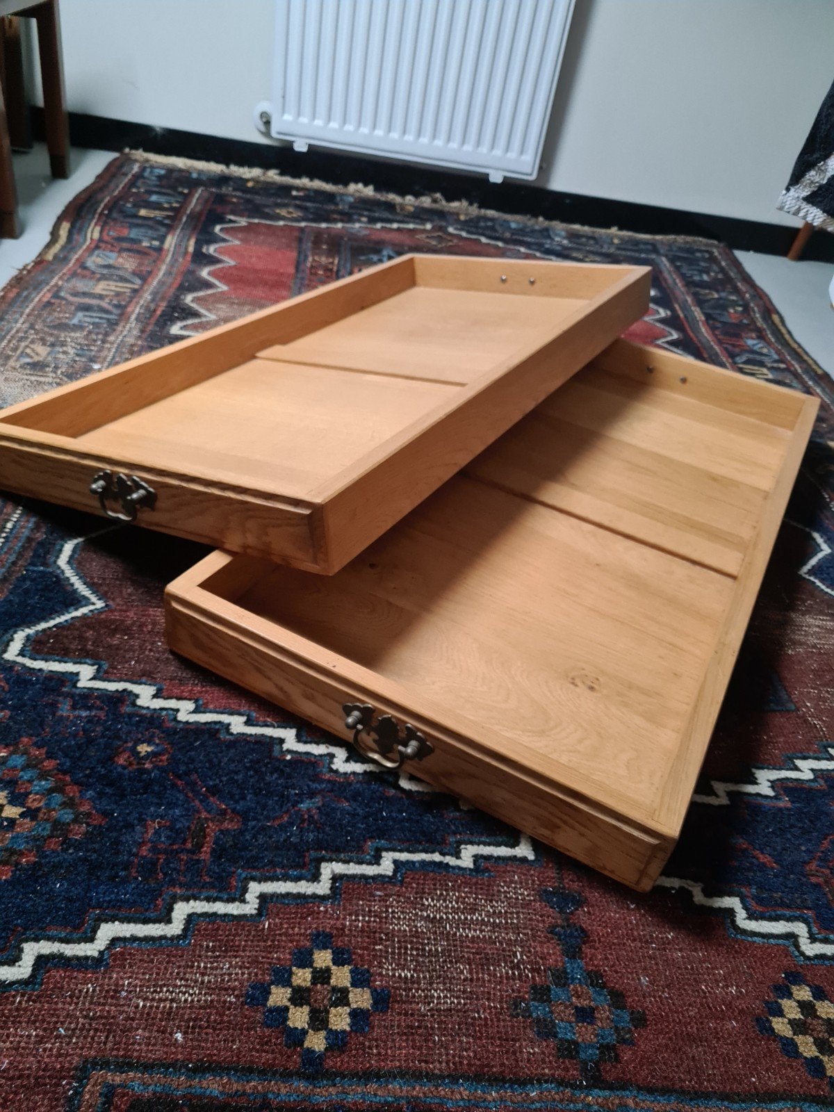 2 brocante eikenhouten laden of dienbladen met handgrepen, Ophalen, Zo goed als nieuw, Handgemaakt, Rechthoekig