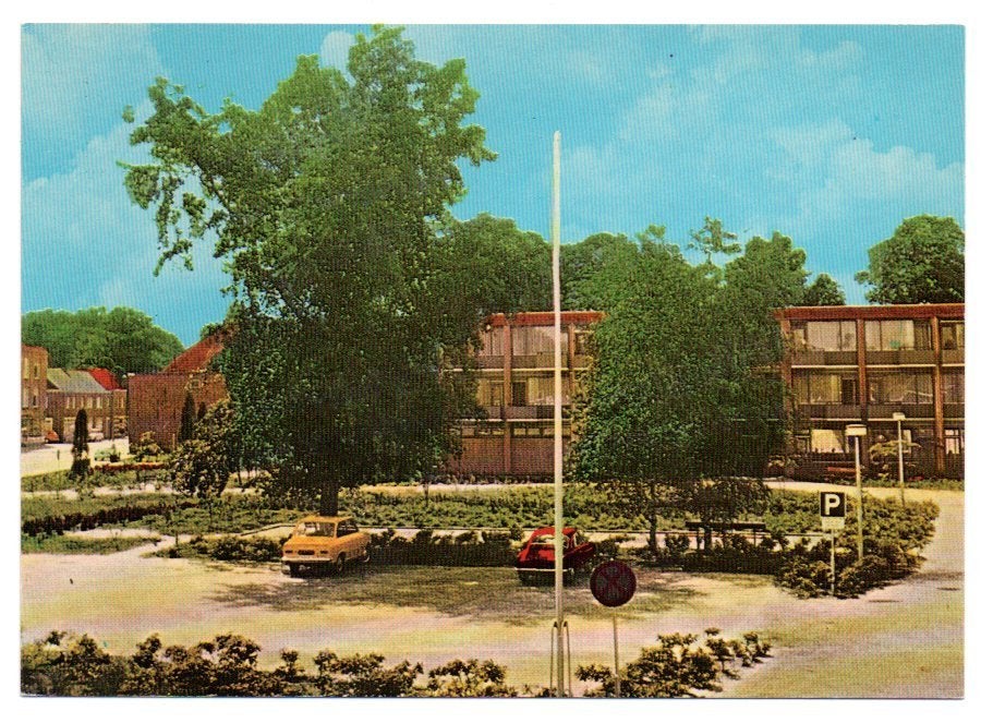 Gemert Bejaardenhuis met auto's DAF 1972, Ophalen of Verzenden, 1960 tot 1980, Ongelopen, Noord-Brabant