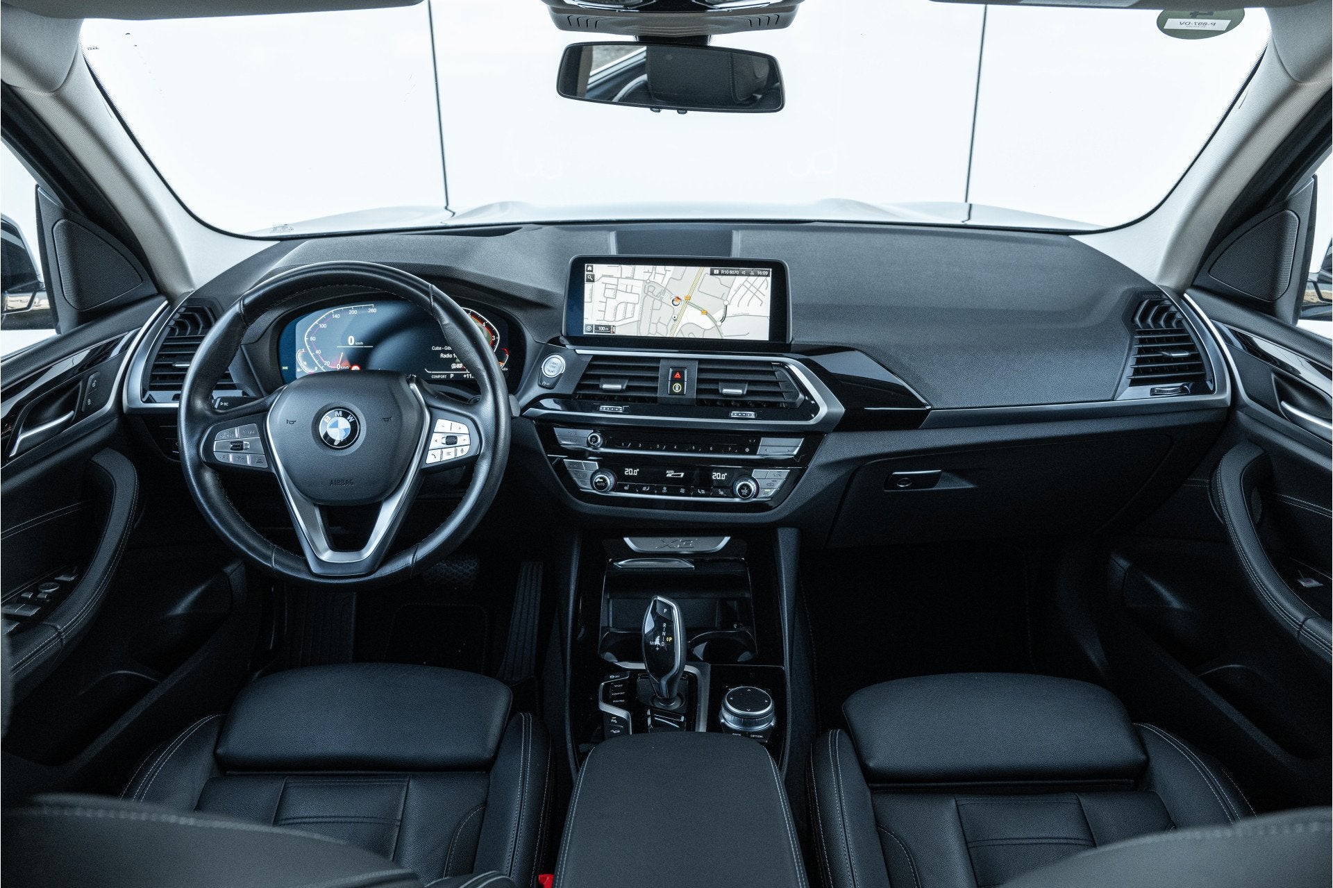 BMW X3 xDrive30i High Executive xLine Automaat / Trekhaak /, Gebruikt, 4 cilinders, Zwart, Leder