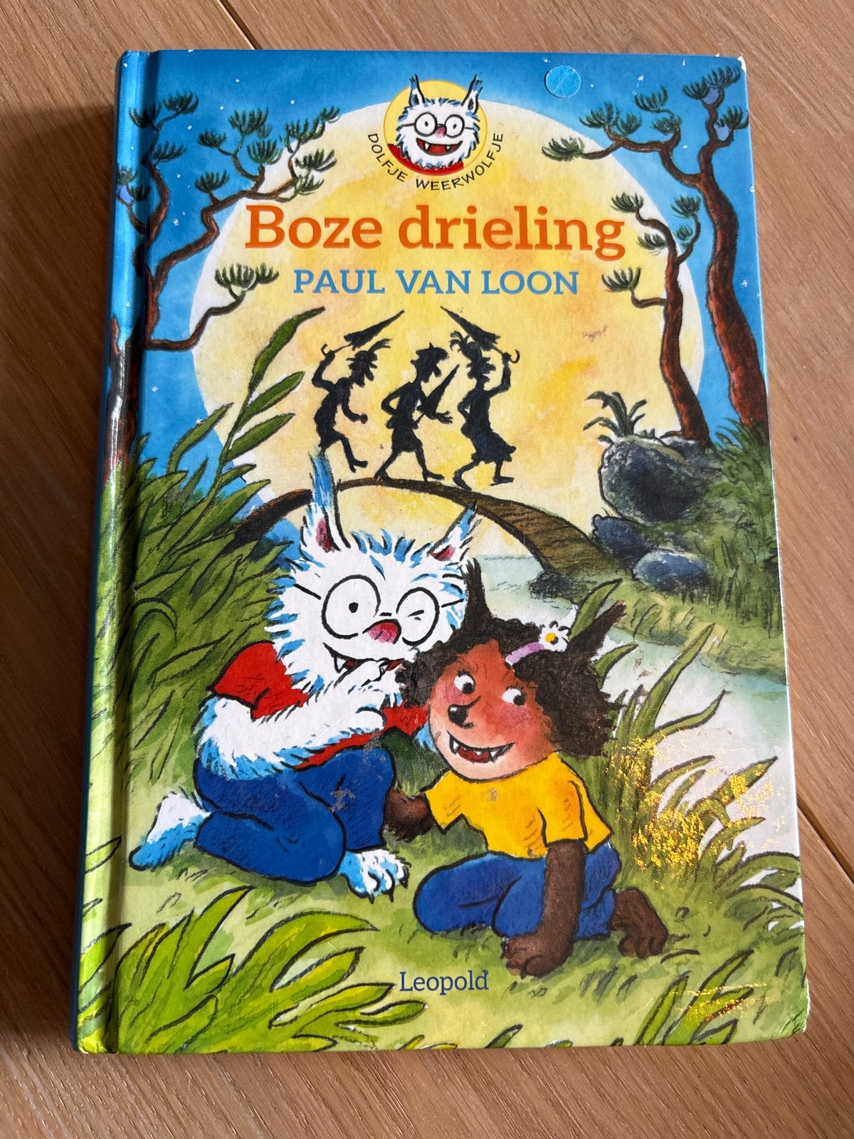 Dolfje Weerwolfje: Boze drieling - Paul van Loon, Ophalen of Verzenden, Zo goed als nieuw, Fictie algemeen