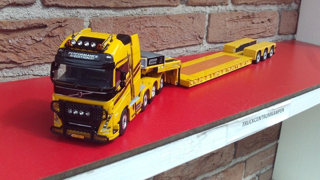 WSI  Volvo  FH5  Globetrotter  van  L. A, van  Roozendaal.