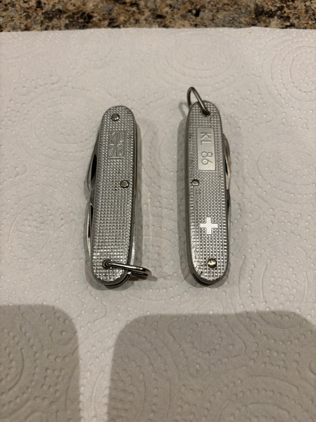 Vintage leger zakmes - Victorinox KL 86 en Amefa KL76, Ophalen of Verzenden