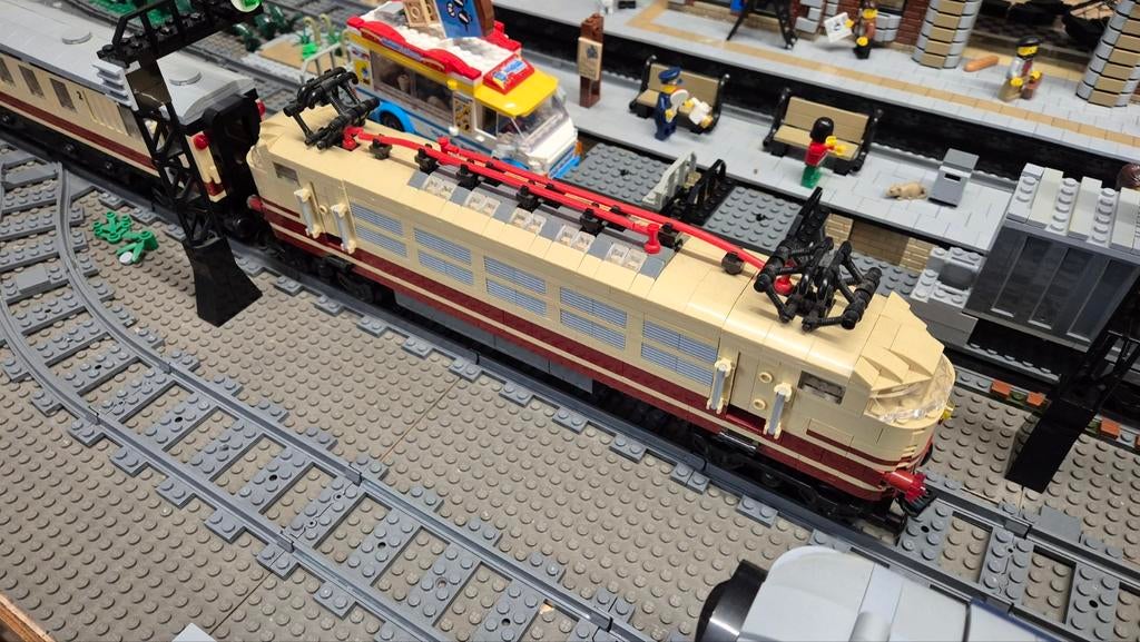 Lego DB 103 Duitse trein, Ophalen