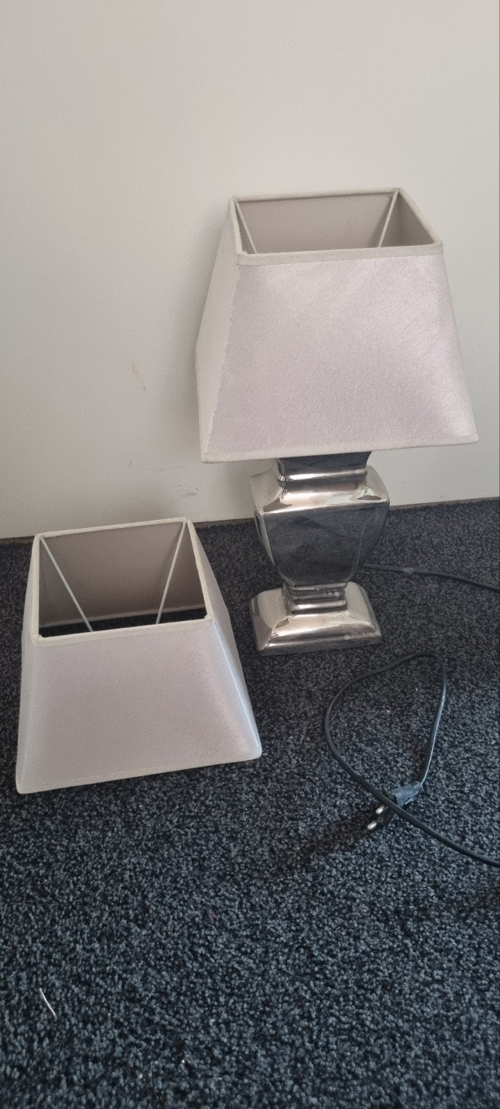 klein tafellamp, Huis en Inrichting, Lampen | Lampenkappen, Ophalen, Gebruikt, Zilver, Tafellamp