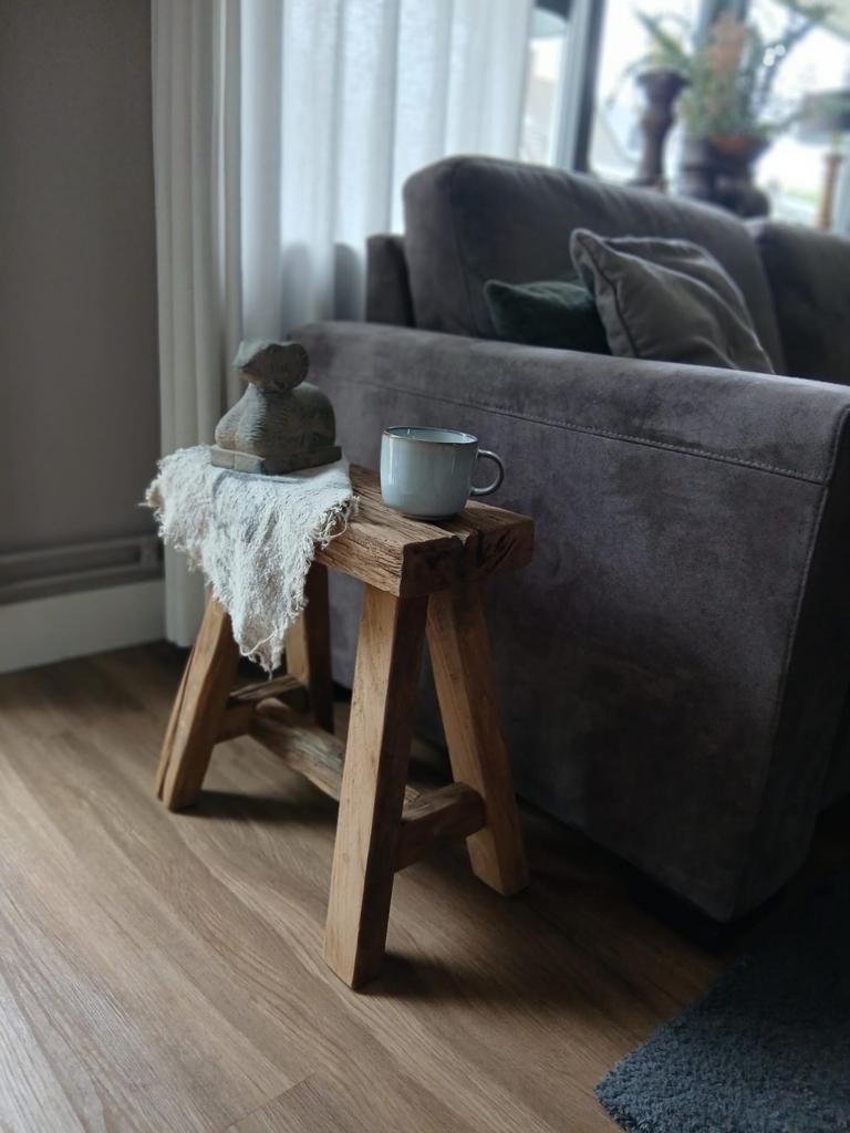 Oud doorleefd eiken krukje/bankje van wagonplanken, Huis en Inrichting, Krukjes, Ophalen, Gebruikt, Hout