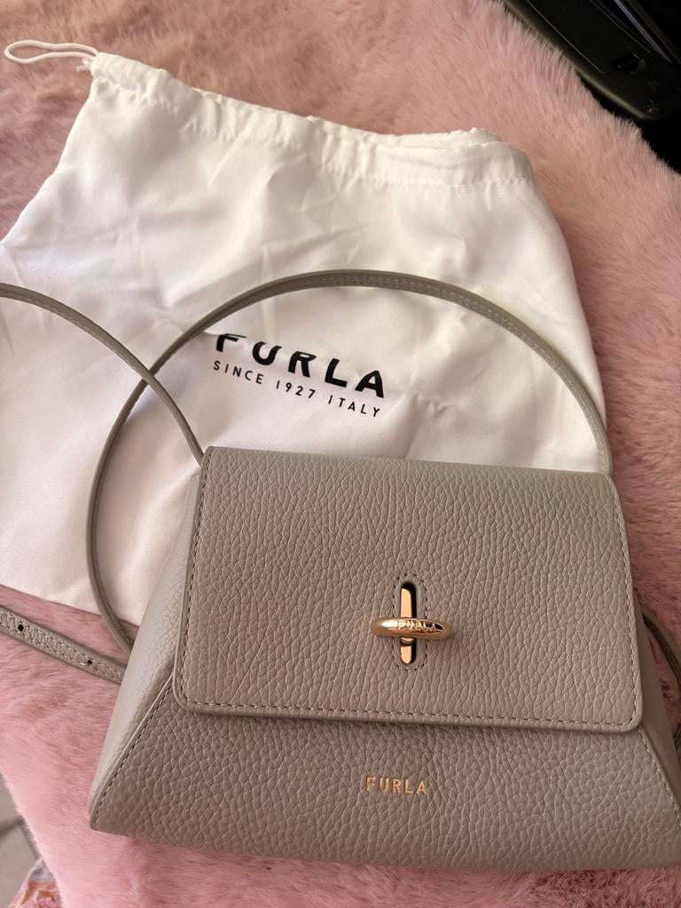 Furla Schoudertasje - Zo goed als nieuw, Ophalen of Verzenden, Zo goed als nieuw, Grijs, Schoudertasje