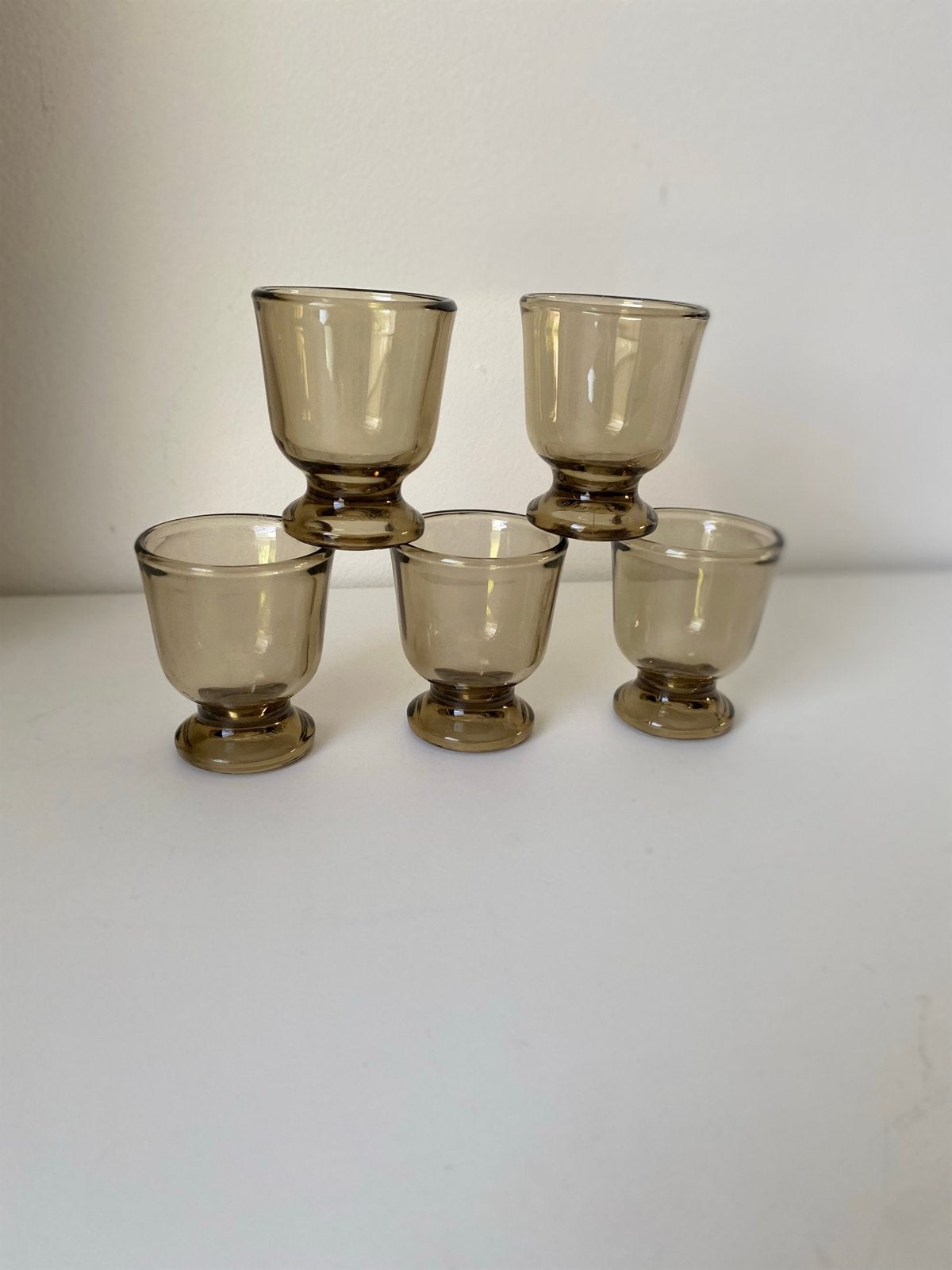 Set van 5 vintage Arcoroc eierdopjes van rookglas, Ophalen of Verzenden