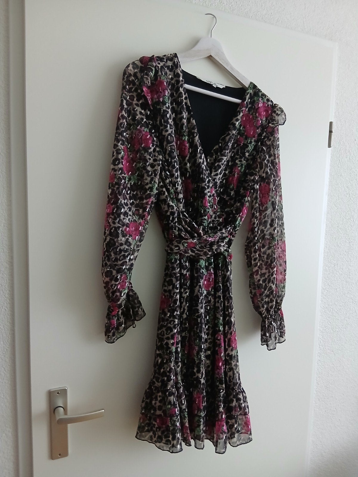 Modieus nieuw jurkje van Miljuschka By Wehkamp. Maat 40., Kleding | Dames, Maat 38/40 (M), Verzenden, Zwart, Nieuw