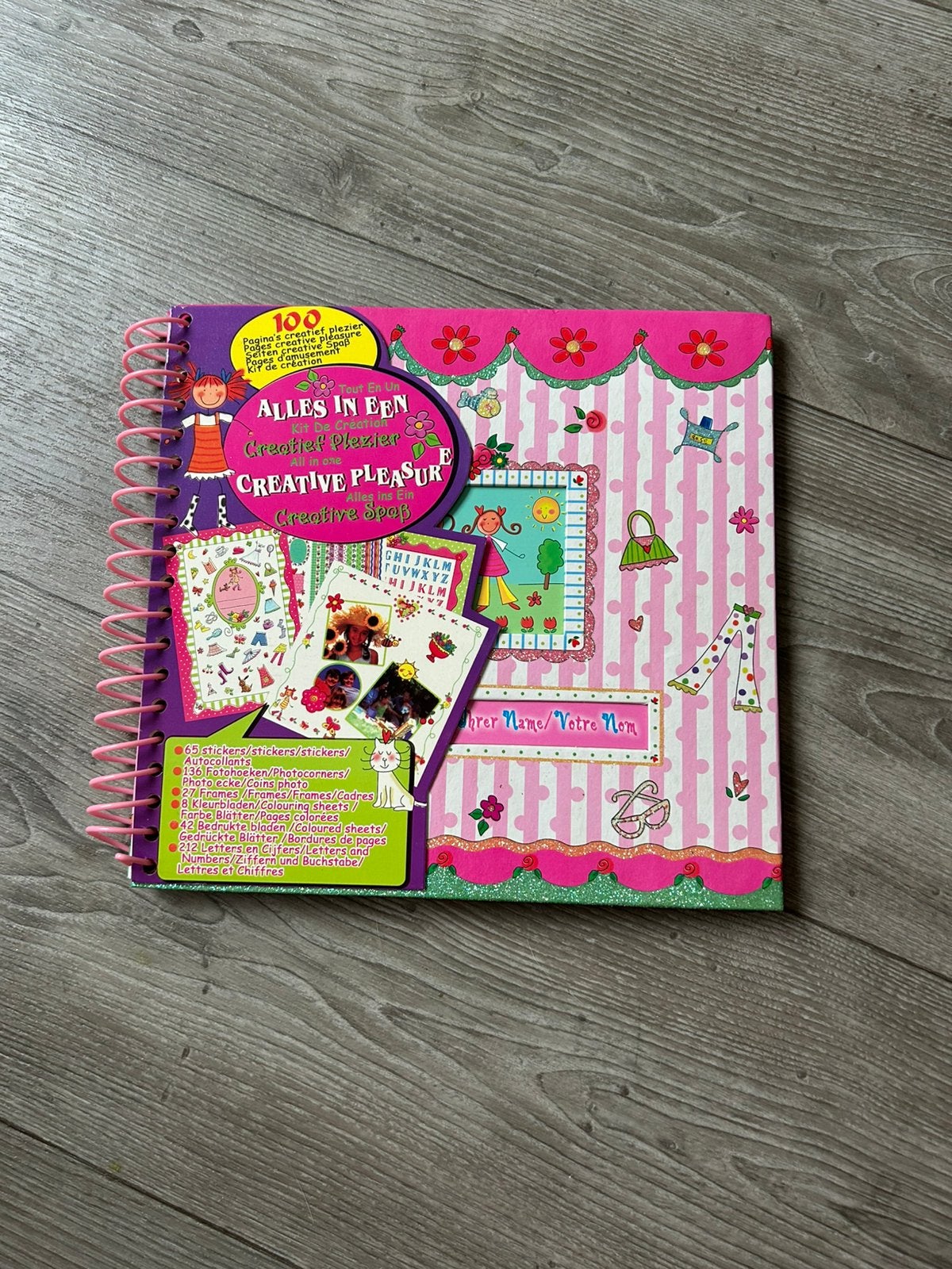 Tekenboek met stickers, Hobby en Vrije tijd, Tekenen, Ophalen of Verzenden, Nieuw, Papier, Schets- of Tekenboek