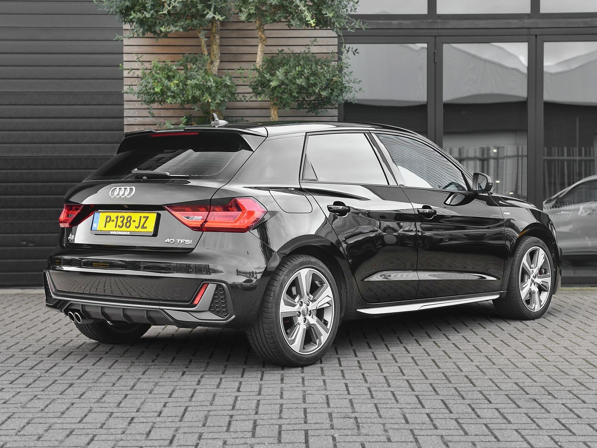Audi A1 Sportback 40 TFSI Pro Line S Keyless Matrix Apple Ca, Auto's, 4 cilinders, 1984 cc, Leder en Stof, Zwart