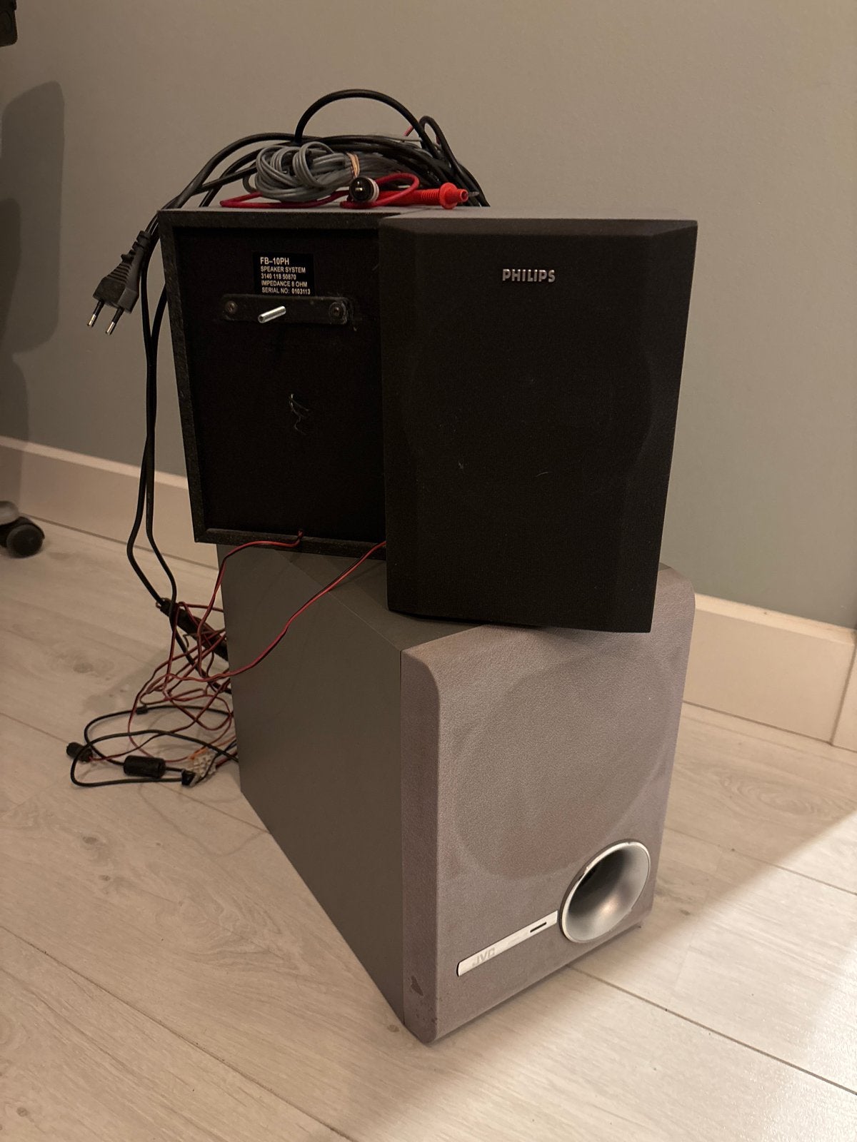 Philips geluidsboxen gratis af te halen, Audio, Tv en Foto, Luidsprekers, Ophalen, Philips, Gebruikt, Inclusief kabels
