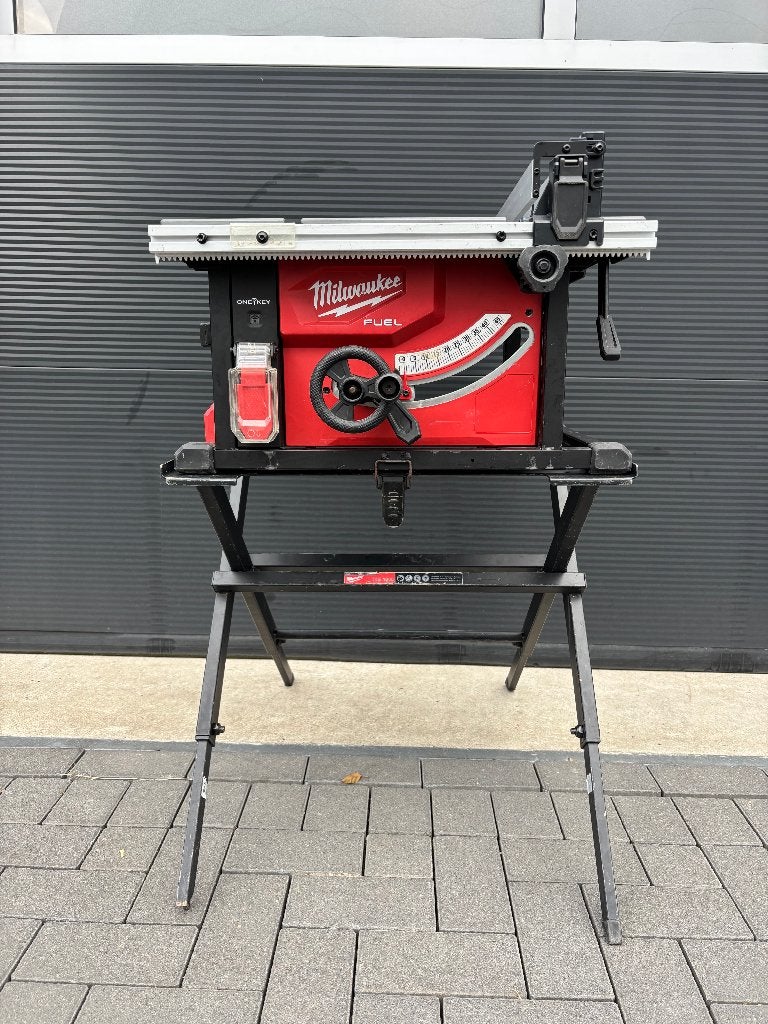 Milwaukee M18 FUEL FTS210-0 zaagtafel 210mm Incl.onderstel, Ophalen, Gebruikt, 70 mm of meer, Milwaukee