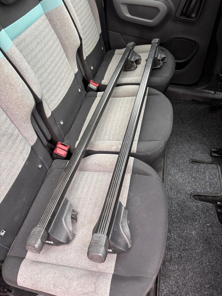Thule Universele Dakdragers voor Auto's met Dakrailing, Auto diversen, Dakdragers, Ophalen of Verzenden, Gebruikt