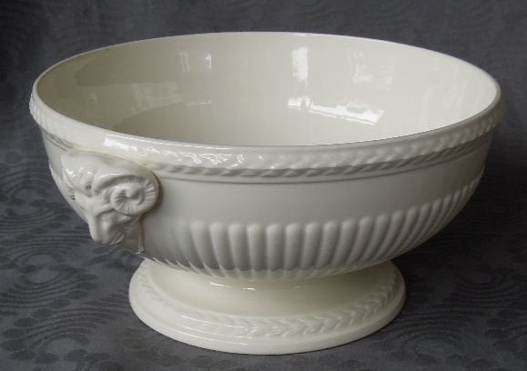 Nr TT59: 1 Wedgwood Edme schaal zonder deksel, Huis en Inrichting, Wedgwood, Klassiek, Ophalen of Verzenden, Tweedehands onbekend