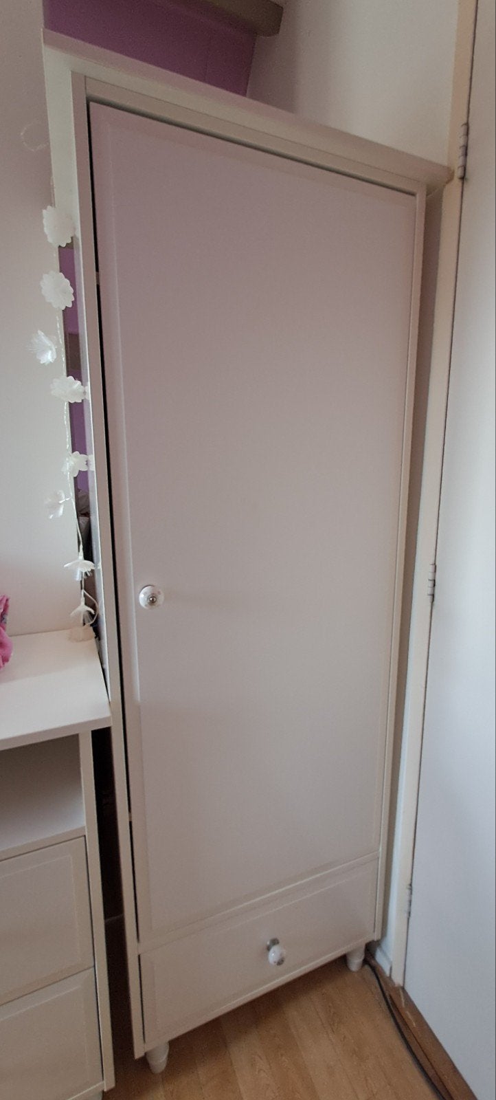Witte kinderkledingkast met lade en hangruimte - 178x50x60 c, Ophalen, Gebruikt