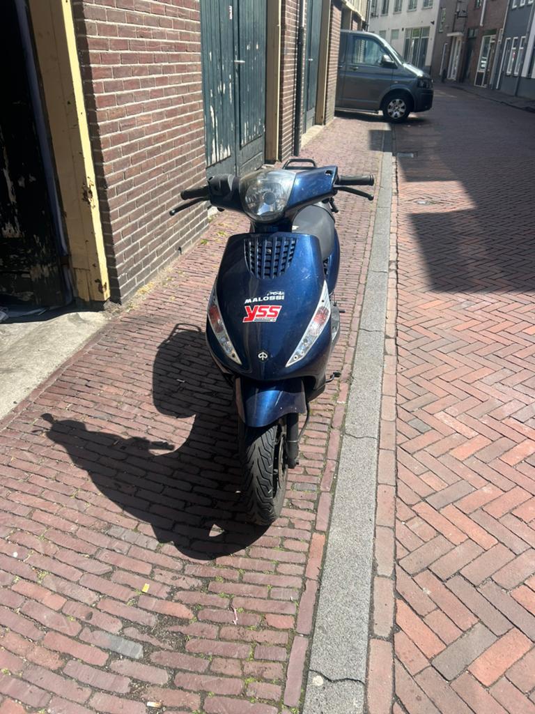 piaggio zip 70cc, Fietsen en Brommers, Scooters | Piaggio, Zo goed als nieuw, Zip, Tweetakt, Ophalen