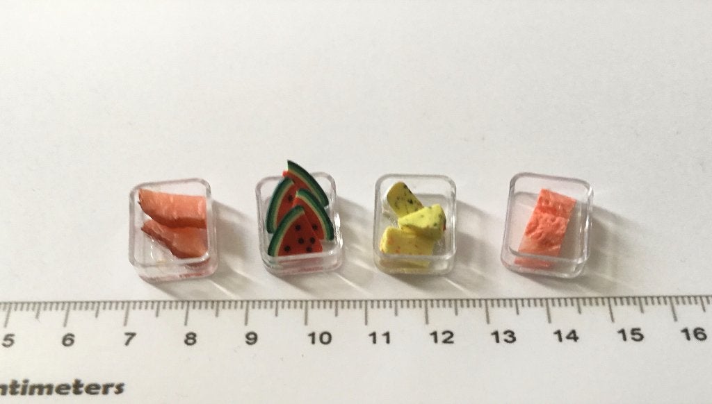 Poppenhuis miniaturen koelkast bakjes 240, Ophalen of Verzenden, Nieuw, Poppenhuis