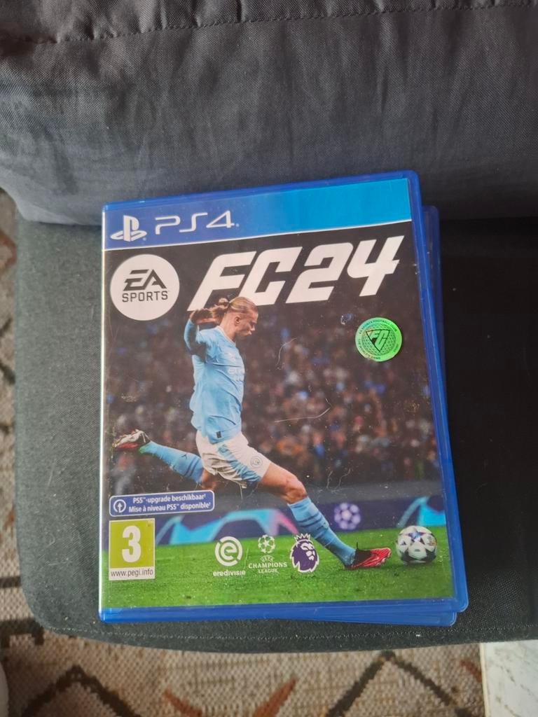 EA Sports FC 24 PS4 - Voetbalgame, Ophalen of Verzenden, Zo goed als nieuw, Eén computer, Sport