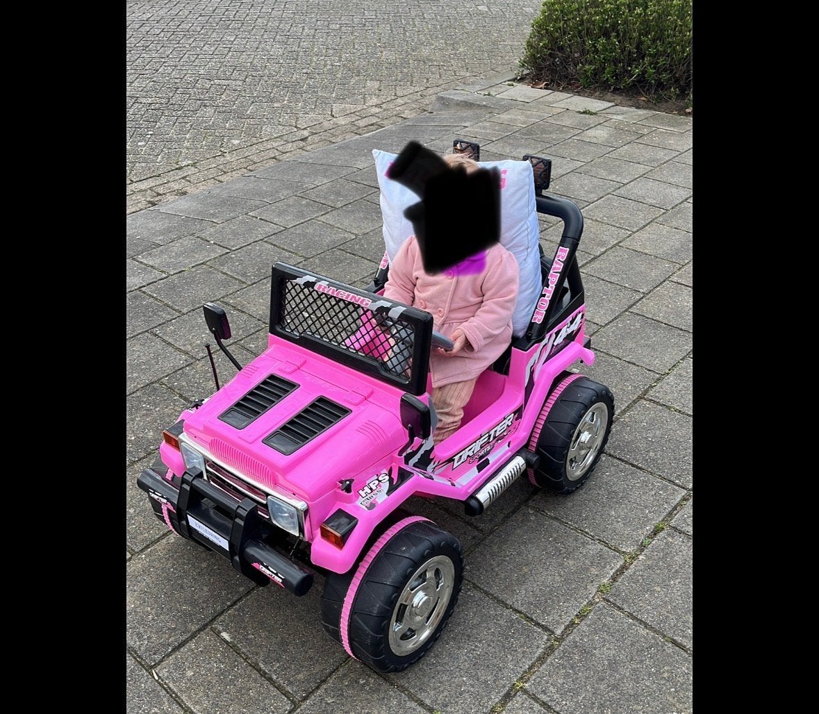 Elektronische kinder auto met geluid, Ophalen, Zo goed als nieuw, Afstandsbediening