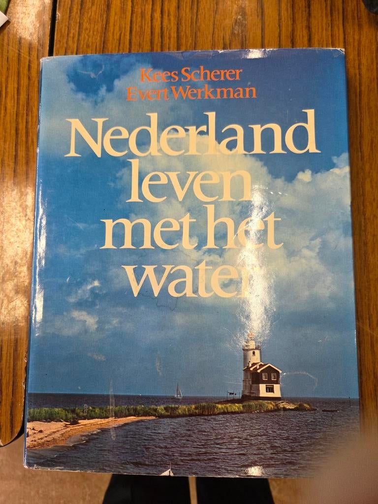 Nederland leven met het water - Kees Scherer, Boeken, Ophalen of Verzenden, Gelezen
