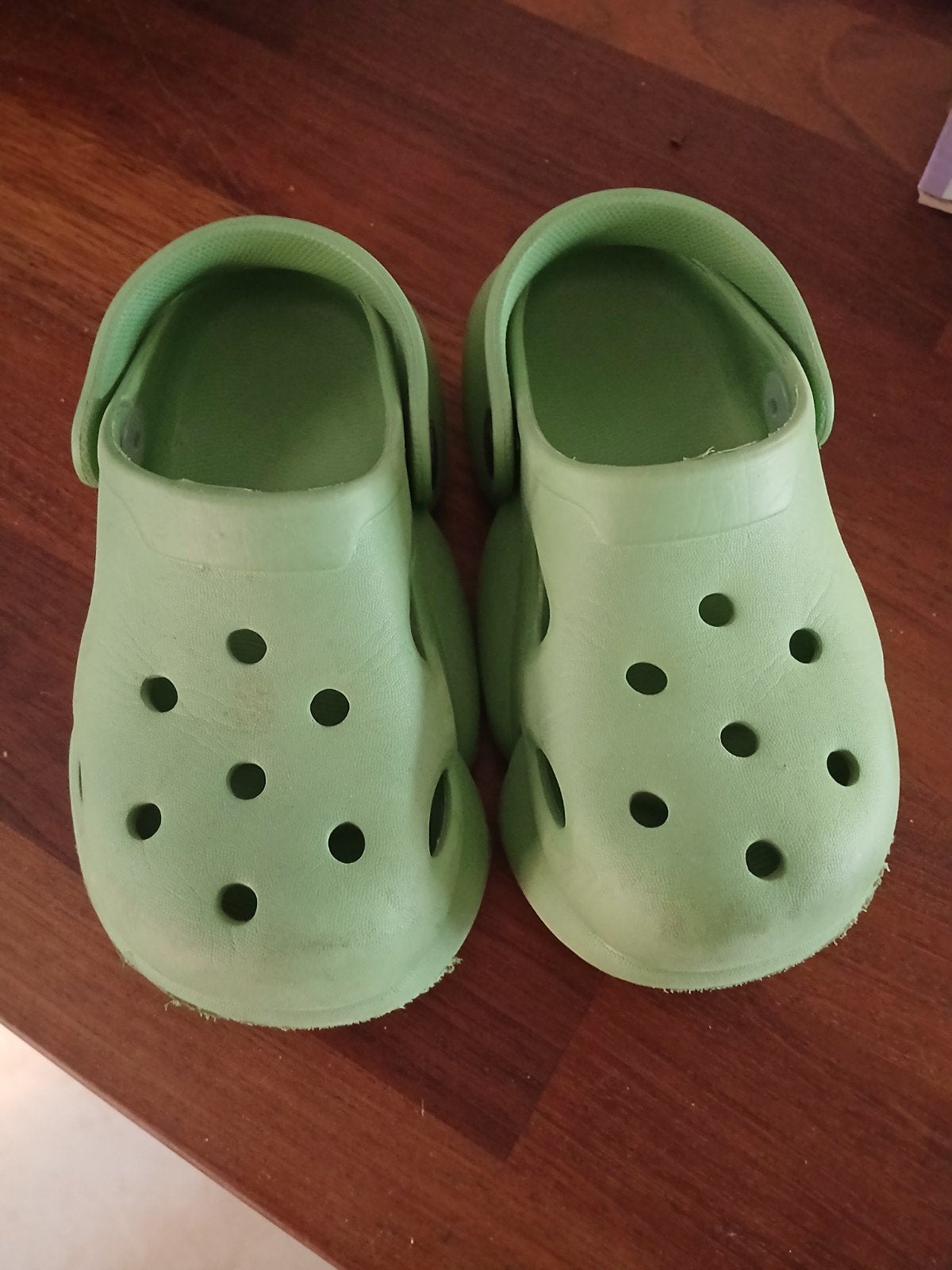 Groene Crocs Maat 22 - Comfortabele Kinderschoenen, Gebruikt, Crocs, Jongen of Meisje, Schoenen