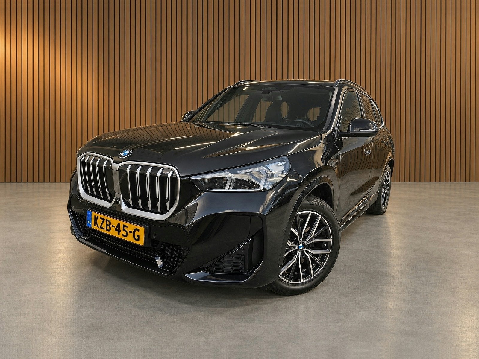 BMW X1 SDrive20i, Auto's, Dealer onderhouden, 1525 kg, 156 pk, Zwart