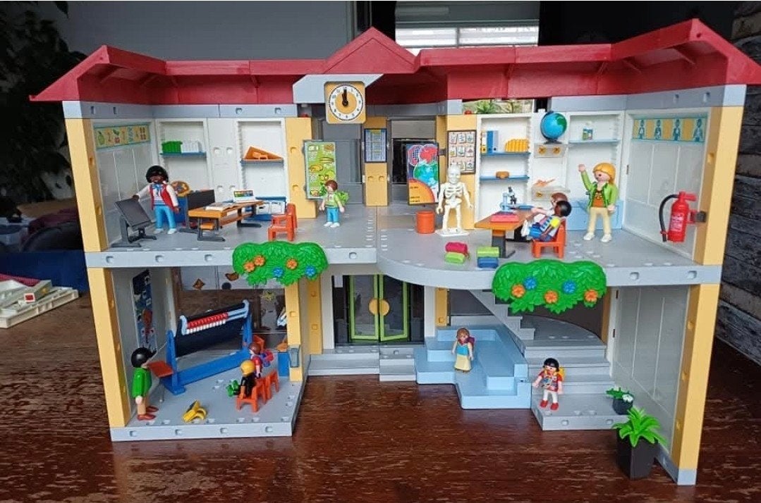 Playmobil Kleine School met Inrichting en Figuren, Gebruikt, Gebouw, Complete set, Ophalen of Verzenden
