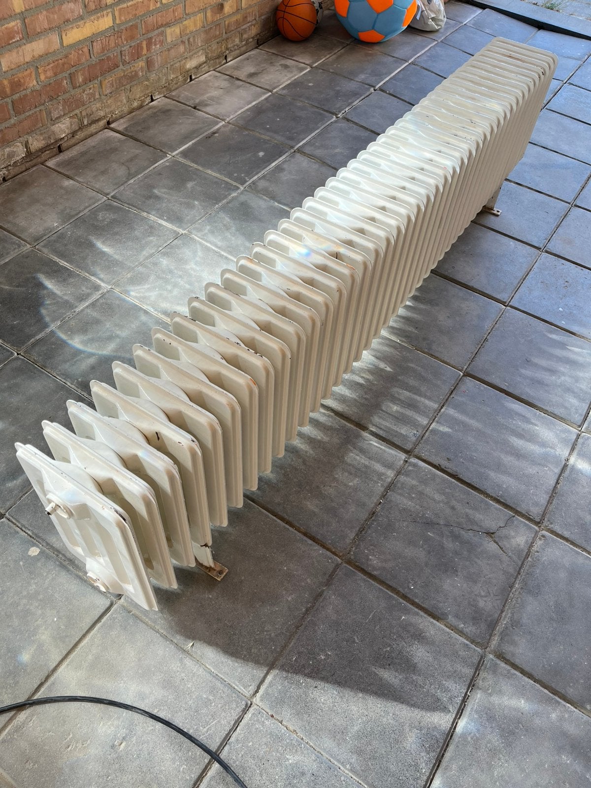 Oude Radiator merk ERRFS, Doe-het-zelf en Verbouw, Verwarming en Radiatoren, Ophalen, 30 tot 80 cm, Gebruikt, Radiator