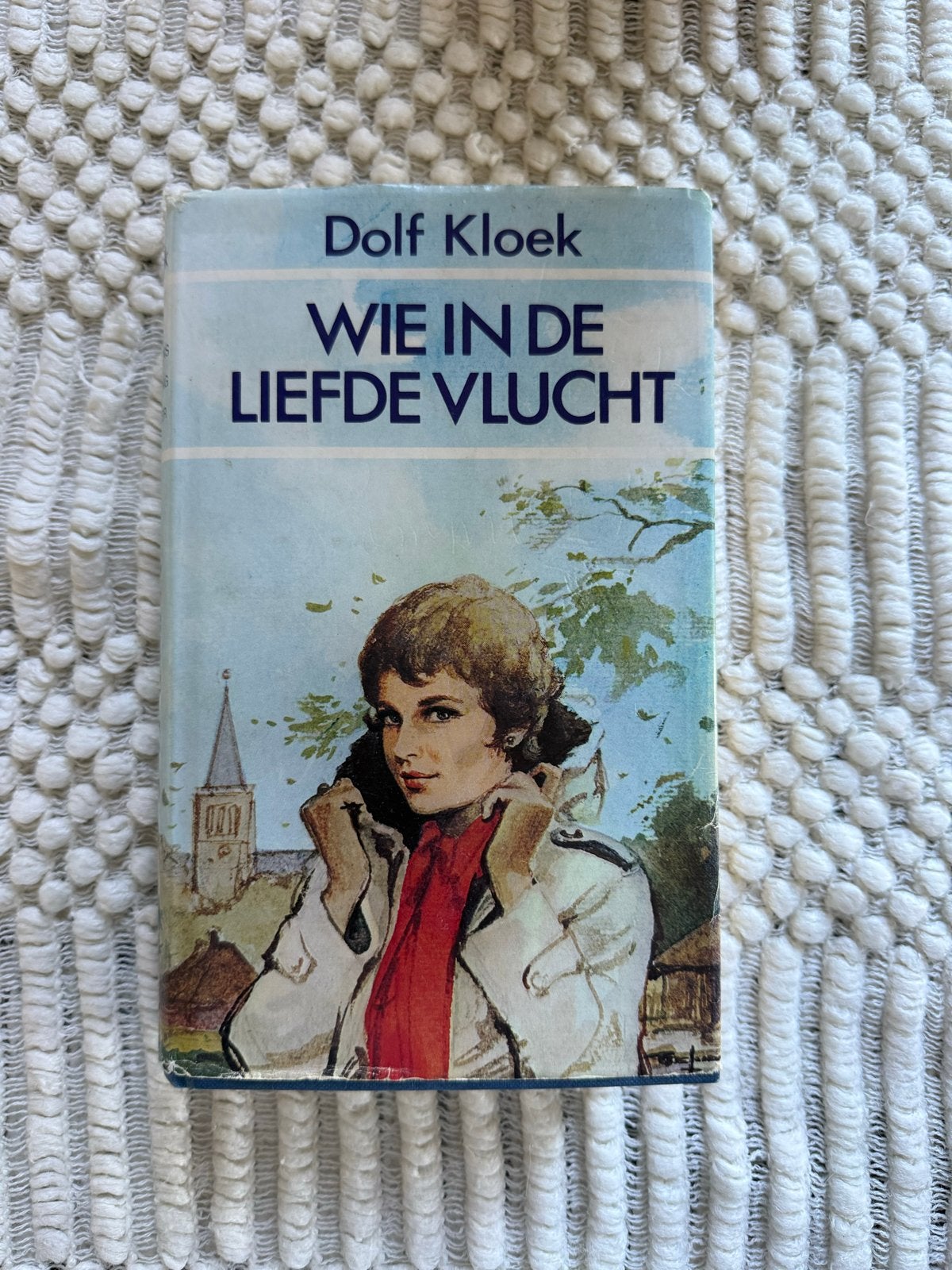 Dolf Kloek - Wie in de Liefde Vlucht (Roman), Ophalen of Verzenden, Gelezen, Nederland
