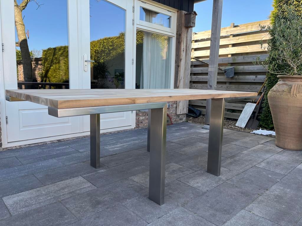Hidde eettafel van Pilat & Pilat, Huis en Inrichting, Tafels | Eettafels, 200 cm of meer, Zo goed als nieuw, Rechthoekig, 50 tot 100 cm