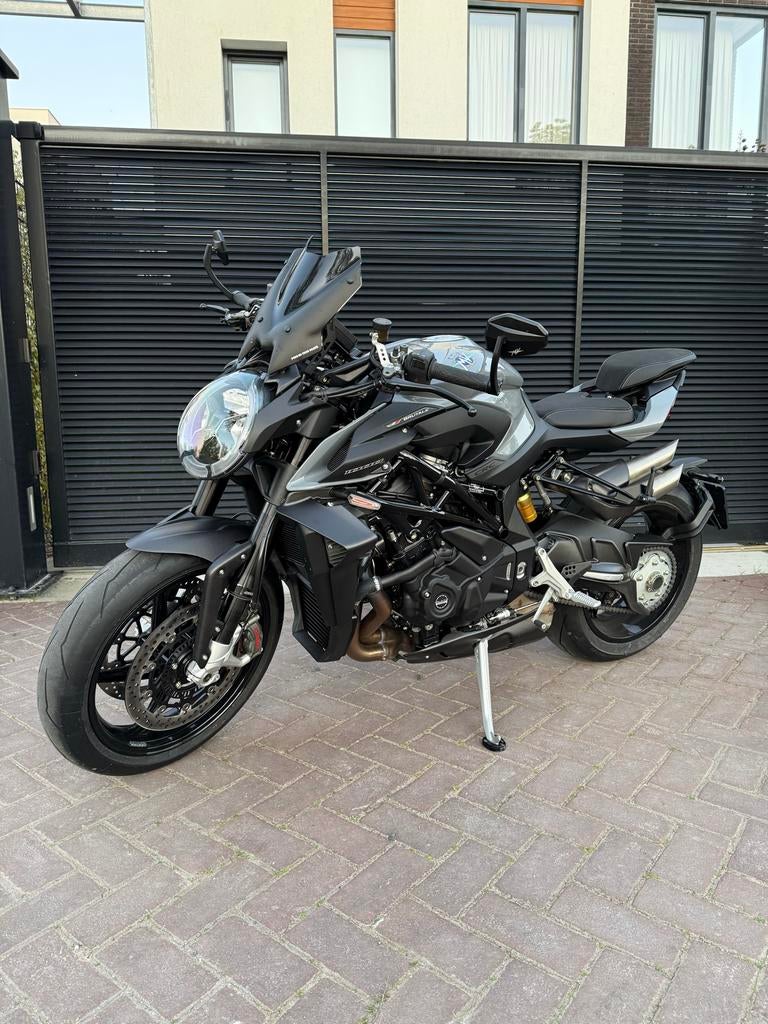 MV Agusta Brutale 1000RS 12-2024 Nieuwstaat, slechts 500km, Motoren, Motoren | MV Agusta, Traction Control, Motorrijbewijs A, Particulier