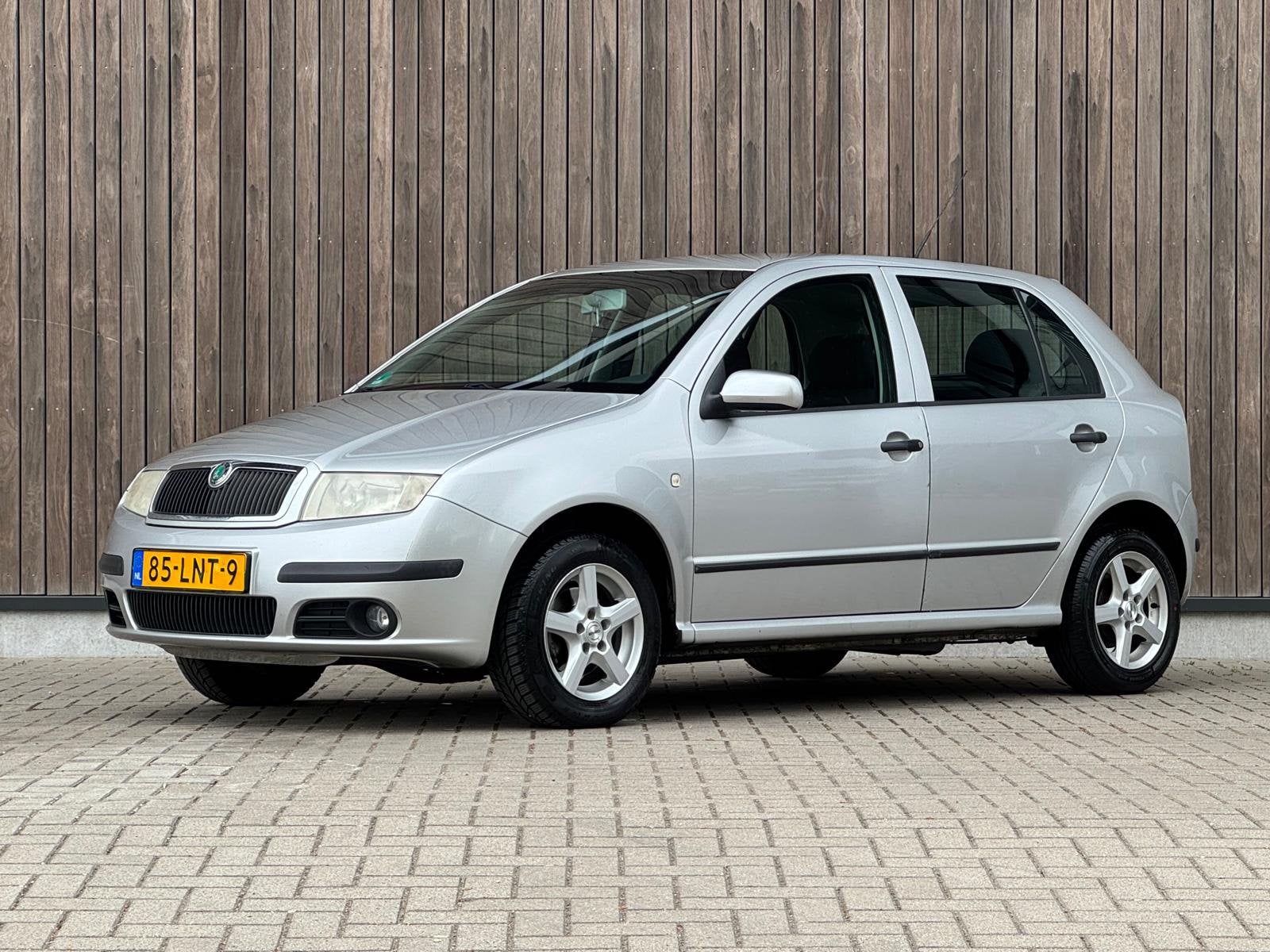 Skoda Fabia 1.4 55KW AUT 2004 Grijs, Auto's, 450 kg, 74 pk, 4 cilinders, 1070 kg