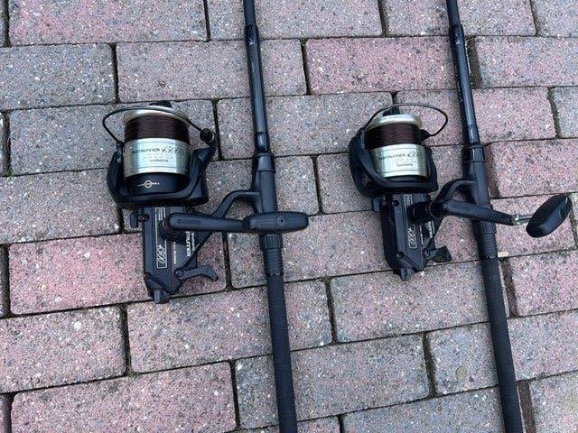 Karperset met Sonik hengels & Shimano 4500 Baitrunner molens, Watersport en Boten, Hengelsport | Karpervissen, Ophalen, Zo goed als nieuw