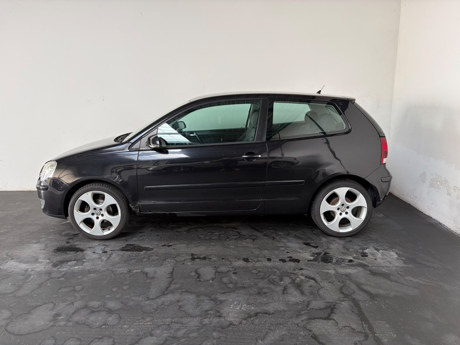 Volkswagen Polo 1.4-16V Turijn. Airco+Nieuwe APK (bj 2006), Voorwielaandrijving, Elektrische ramen, 15 km/l, Zwart