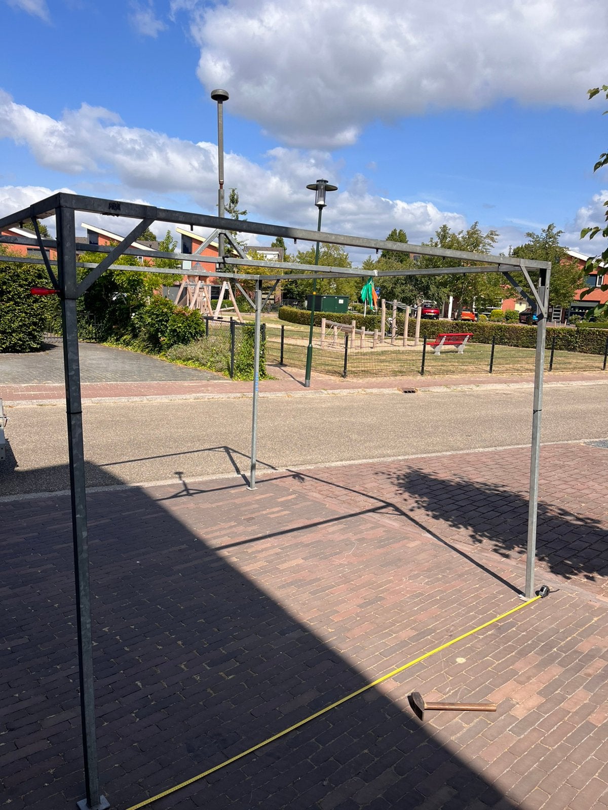 Pagode tent ( zonder zeil), Ophalen, Zo goed als nieuw, Minder dan 5 meter