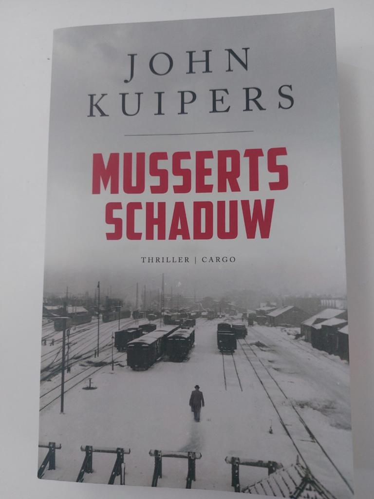 Musserts Schaduw - John Kuipers (Thriller), Ophalen of Verzenden, Zo goed als nieuw, John Kuipers, Nederland