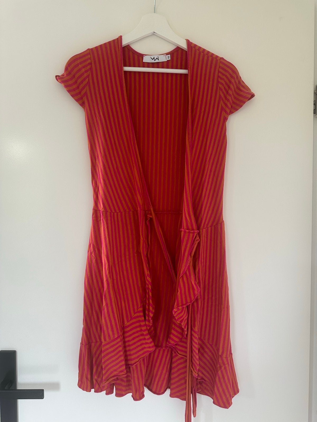 Most Wanted Jurk XS - Roze/Oranje Gestreept Overgooier, Ophalen of Verzenden, Maat 34 (XS) of kleiner, Gedragen, Boven de knie